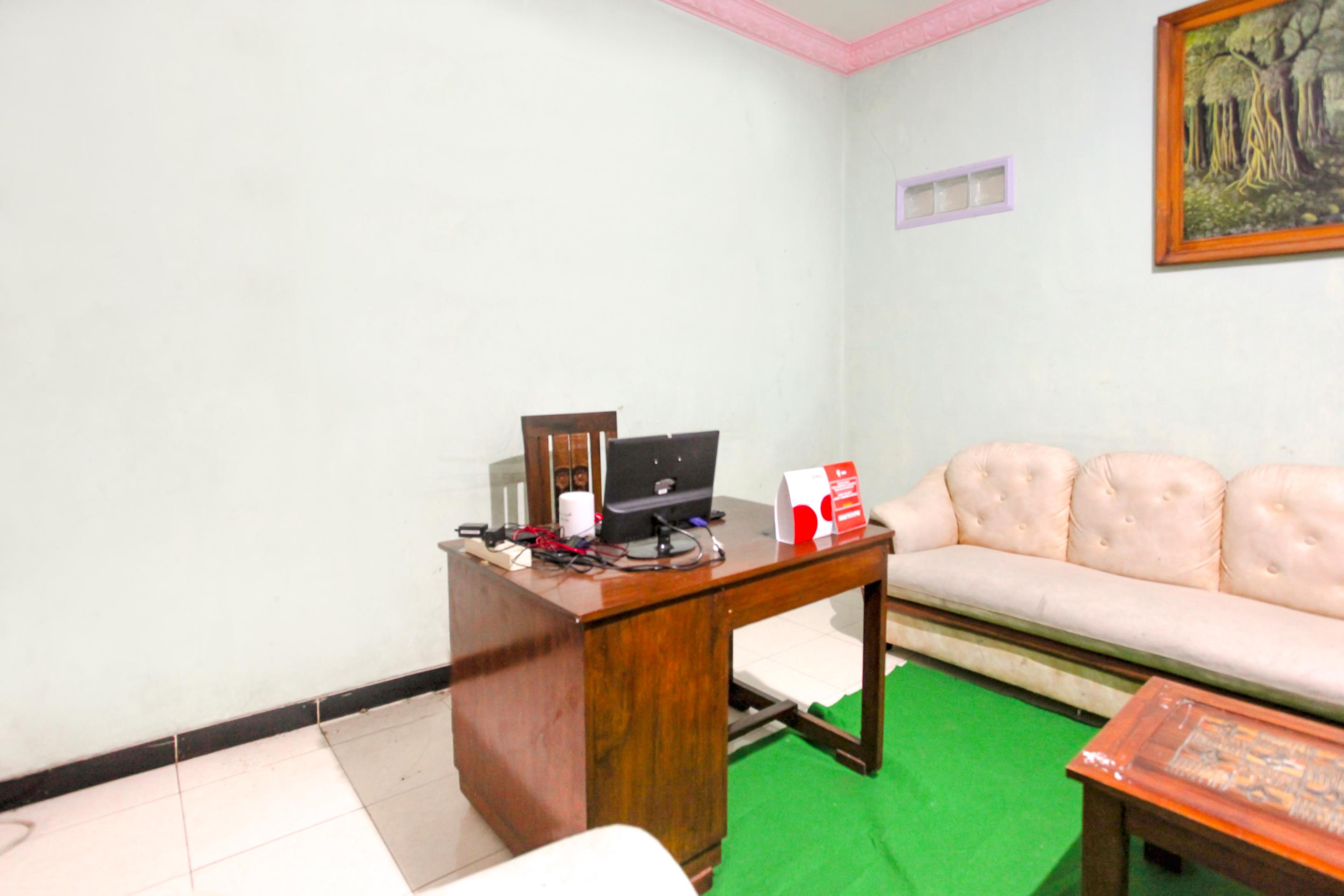 Reddoorz Syariah Near Batu Night Spectacular 3 Hotel Exterior foto