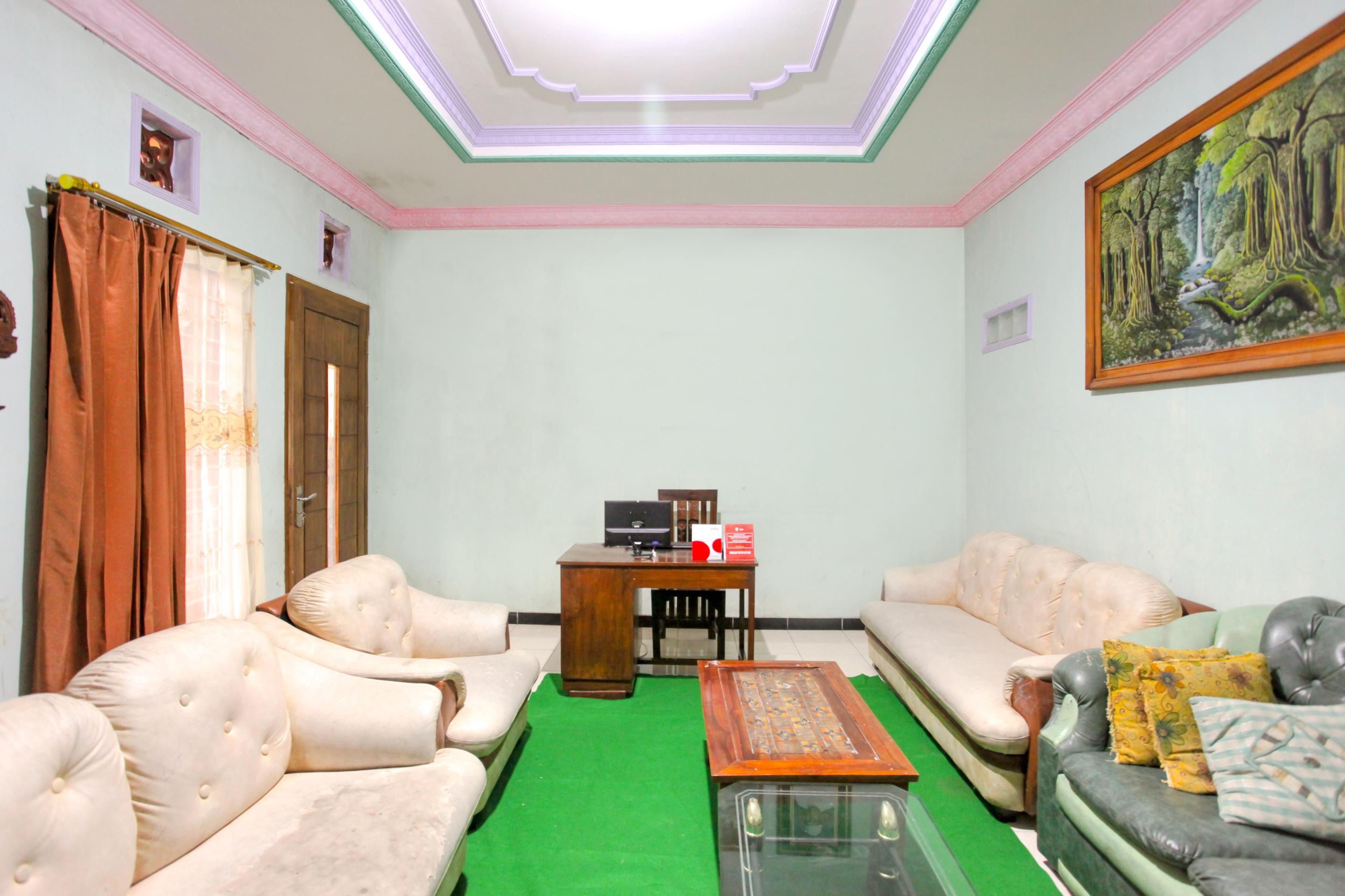 Reddoorz Syariah Near Batu Night Spectacular 3 Hotel Exterior foto