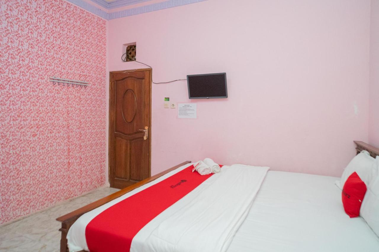 Reddoorz Syariah Near Batu Night Spectacular 3 Hotel Exterior foto