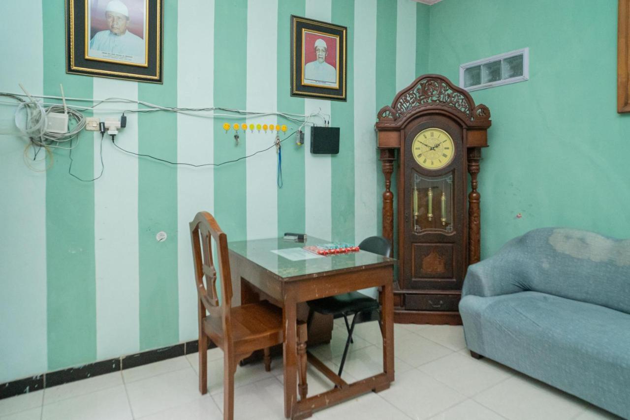 Reddoorz Syariah Near Batu Night Spectacular 3 Hotel Exterior foto